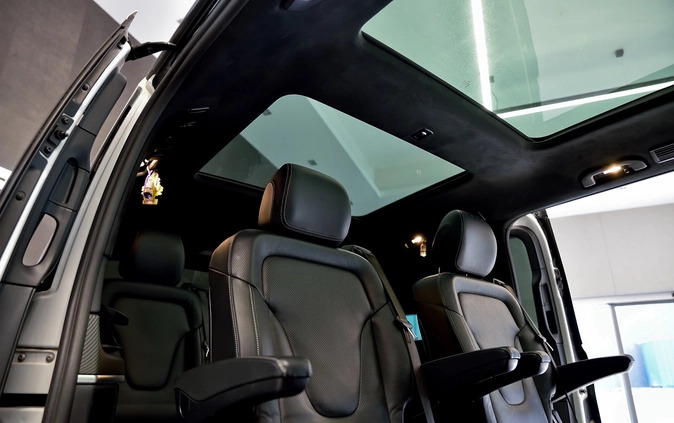 Mercedes-Benz Klasa V cena 233700 przebieg: 157570, rok produkcji 2019 z Końskie małe 742